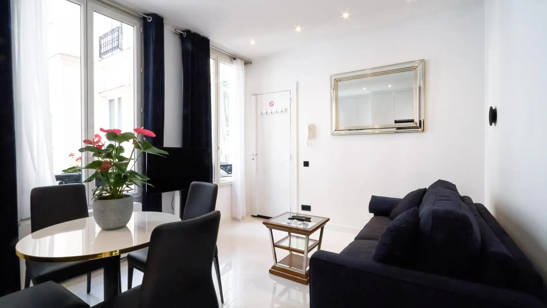 Luxury Les Champs-elysees *